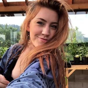 Meet your Posher, Desiree